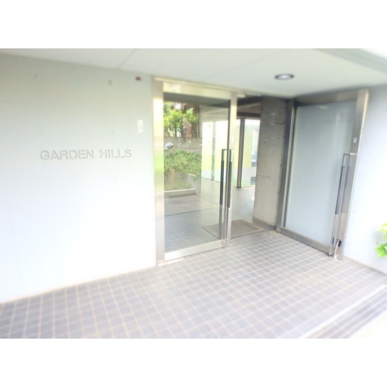 ガーデンヒルズ001号室 エントランス