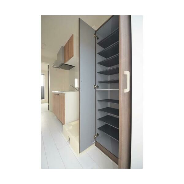 α(アルファ)　parks　east103号室 玄関