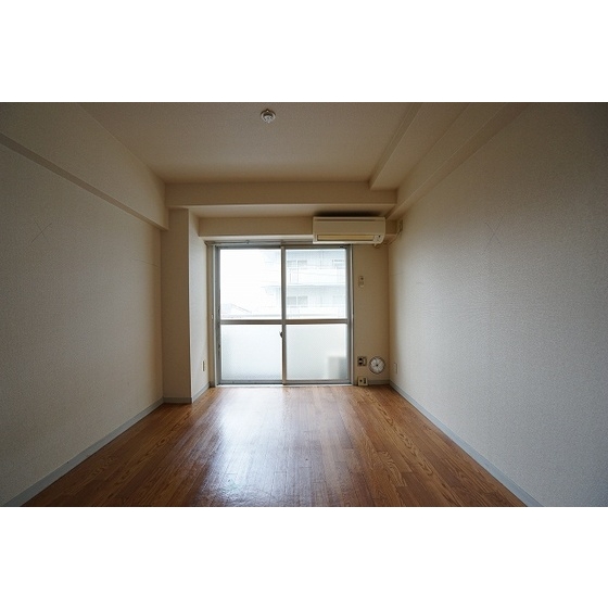 エレガンス綾瀬５ 洋室