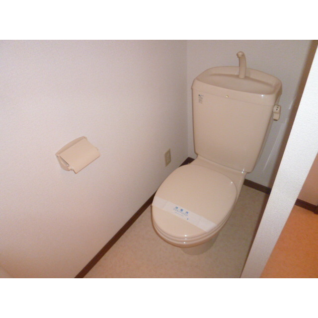 アムール ハルディーン ディ パライソ 内観