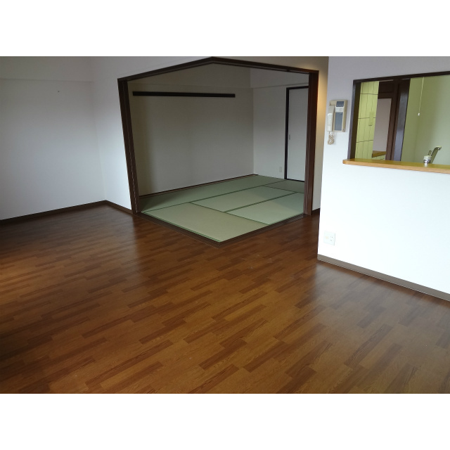 オーバーヒルズ弐番館 内観