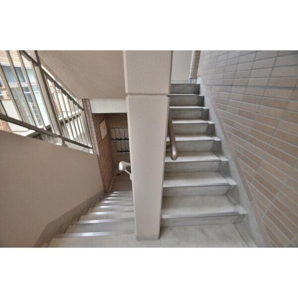 ラルジュ中野 エントランス