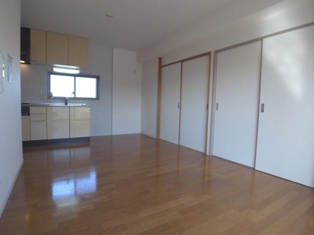 サニーヴェイル弘明寺 リビング