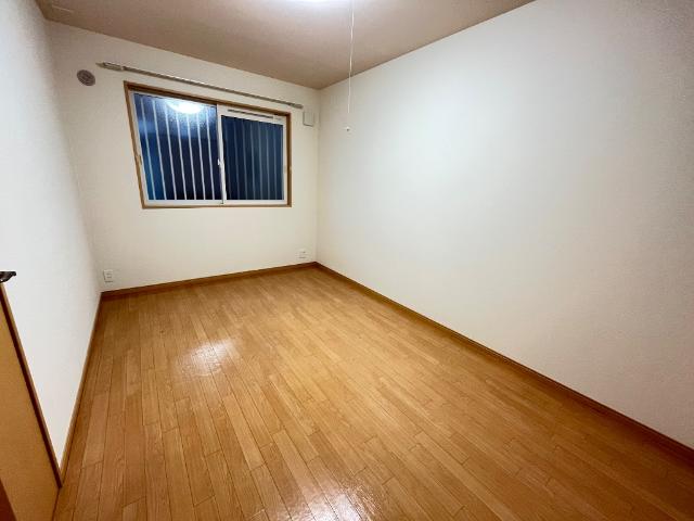 ワースファミリア101号室 洋室