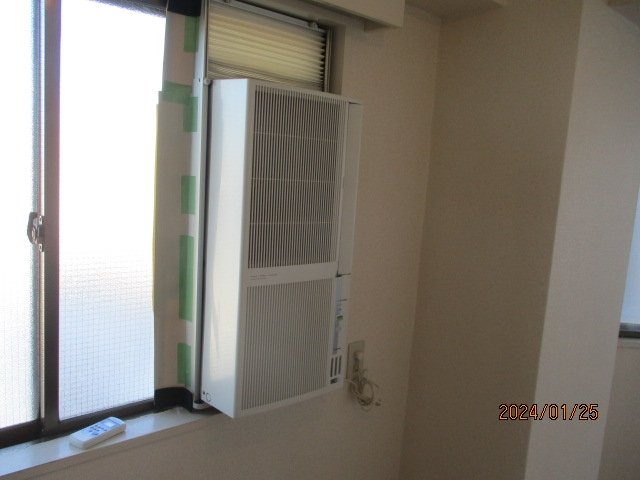 パールマンション白山 ウィンドウエアコン