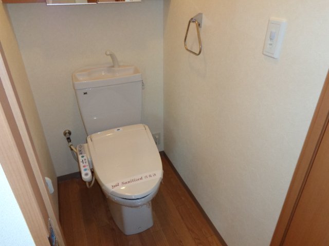 スカイヒルズ00403号室 シャワー付トイレ