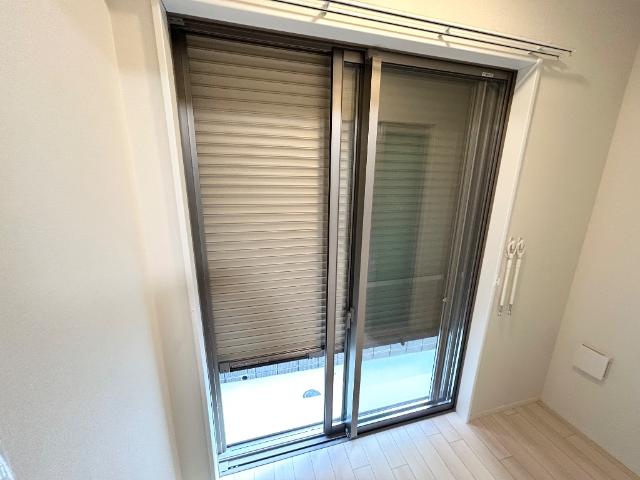 リヴィエール・アンブレ 窓シャッター（イメージ）
