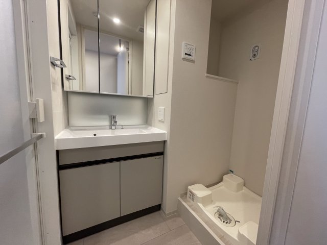 プライムメゾン千葉新町0516号室 洗面