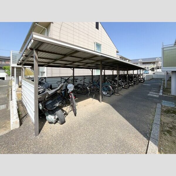 グランドサン 壱弐参伍番館5209号室 駐輪場