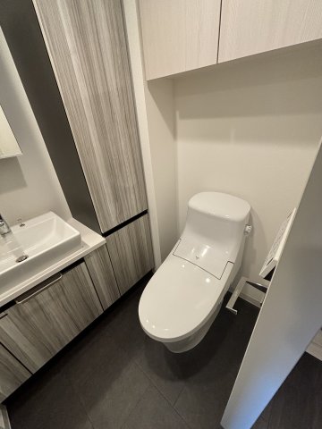 ミリアレジデンス根岸柳通り902号室 トイレ