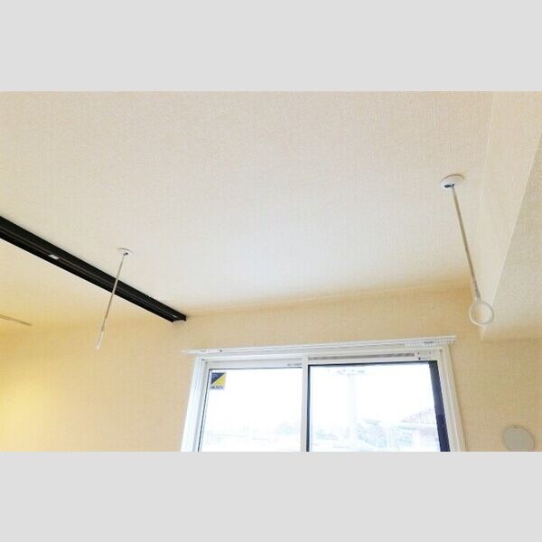 プラヴール201号室 室内物干し