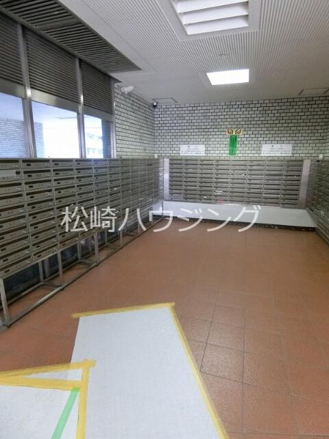 上高田4丁目団地１号棟 エントランス