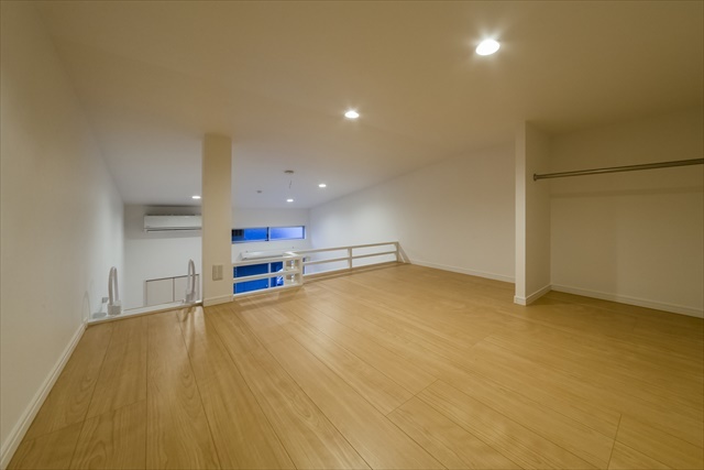 ライトミドル岩槻2階 ハンガースペース　ネット無料