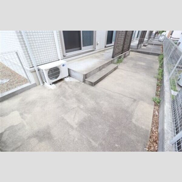 グリーンフォレスト　H103号室 専用庭