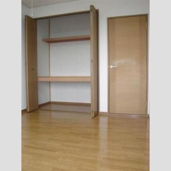 コートサクセス 南側洋室6帖(広々収納)