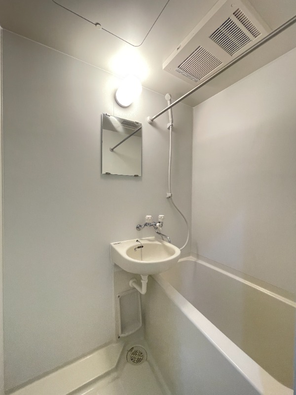 Ｍｅｉｎｅ　Ｂｕｒｇ2階 同建物別部屋の参考画像