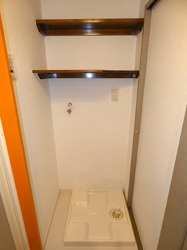 ライオンズプラザ松戸中央公園 洗濯機置場