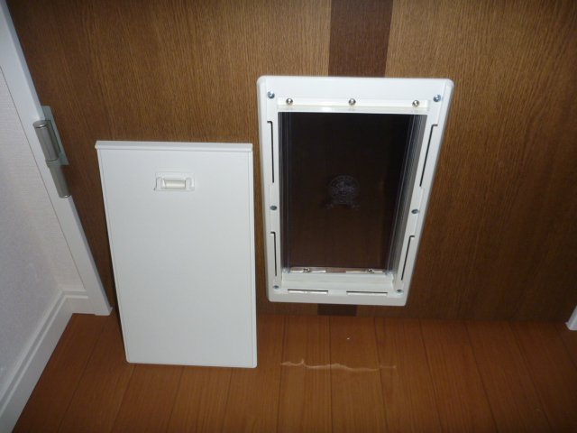 ガーデニングヒルズ北野３４５00102号室 ペット専用くぐり戸