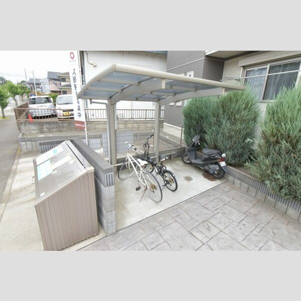 ヴィラ・オルフェーヴル 駐輪場