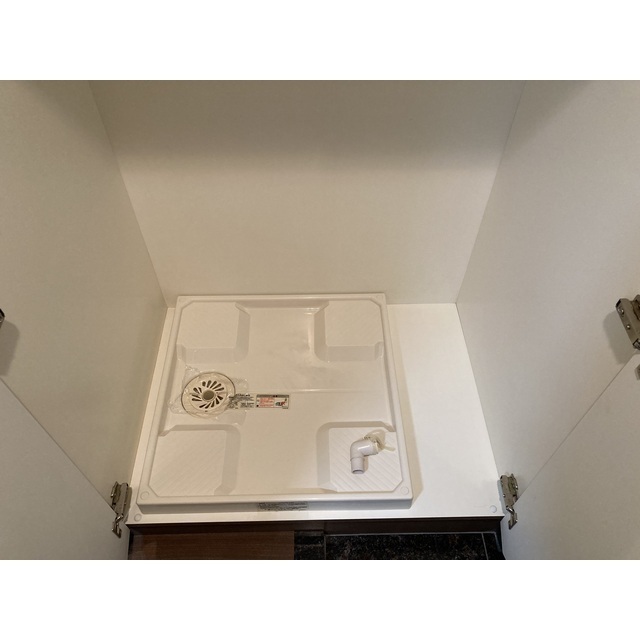 ルーブル中野新橋参番館401号室 洗濯機置場