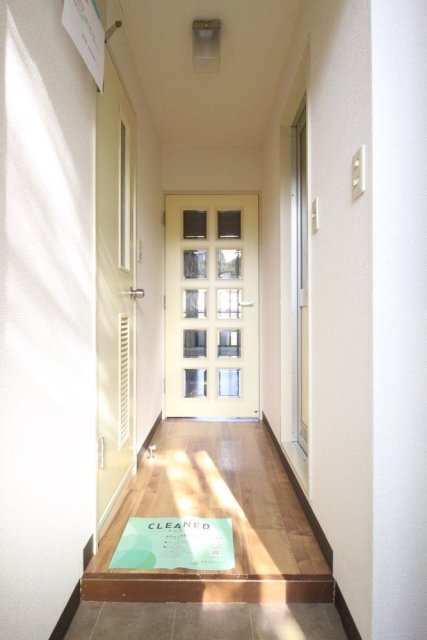 ハイツいづみ 玄関