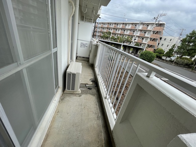サンハイツ大久保A102号室 バルコニー