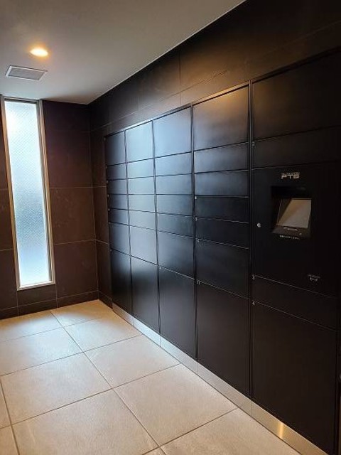グランド・ガーラ横浜8階 宅配ボックス