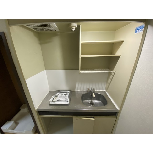 ハイライフ鶴見106号室 キッチン