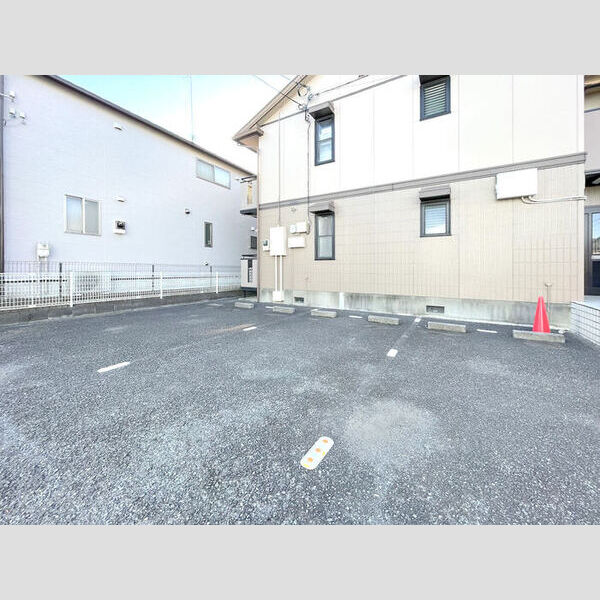 セジュール彩 駐車場