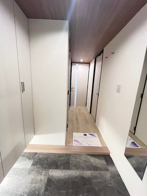 レジディア目白御留山 玄関