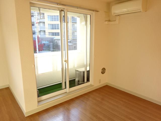 ランゲスレーベン　五月台201号室 リビング