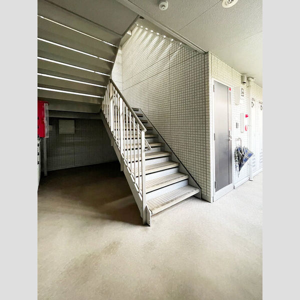 メルヴェーユ三郷中央　A105号室 ロビー