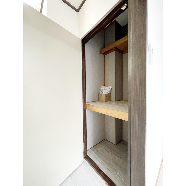 ミモザアネックスＡ たっぷり入る収納付きです