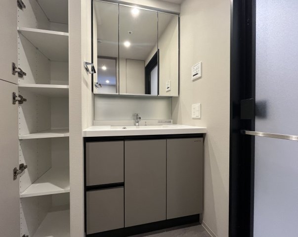 プライムメゾン千葉新町1006号室 洗面