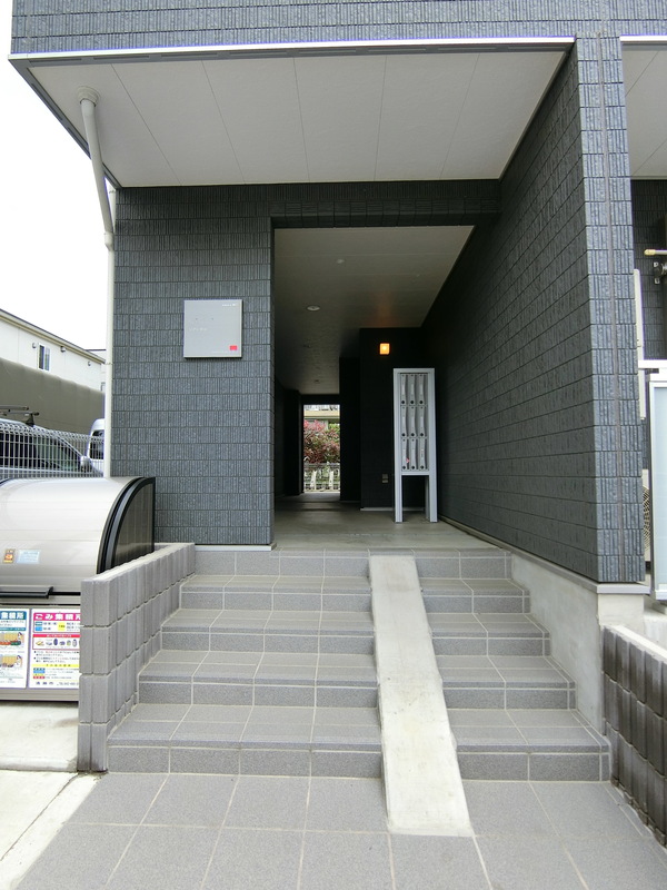 リブリ・Mirei1階 エントランス