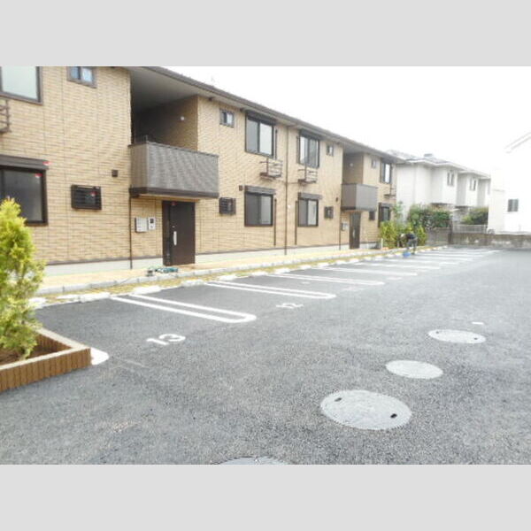 オアシスタナカ 駐車場