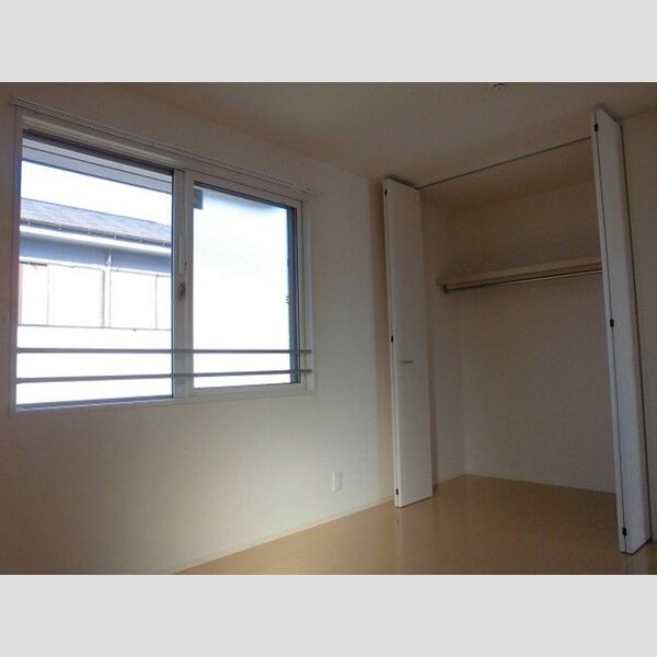 セレーソエステート ■洋室6.1帖のクローゼットです■