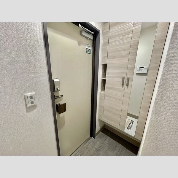 ディーグラース 玄関