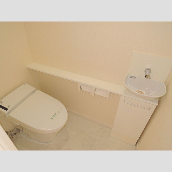 カスタリア池袋1403号室 トイレ