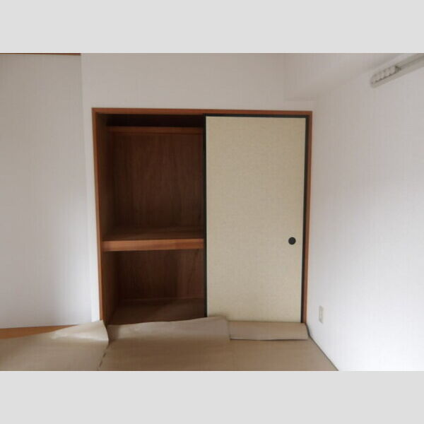 フェアール習志野301号室 押入