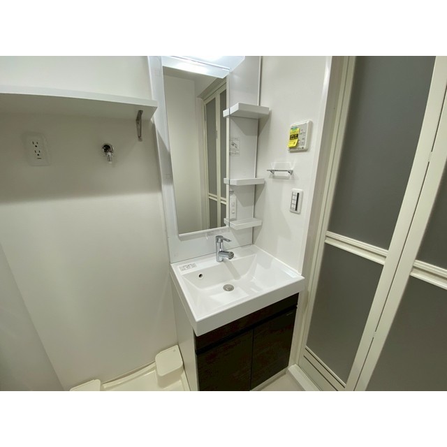 プレール・ドゥーク西新井Ⅱ503号室 内観