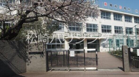 タキガサキビル3階 中野区立緑野中学校