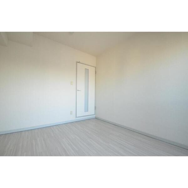 サークビルズ1003号室 リビング