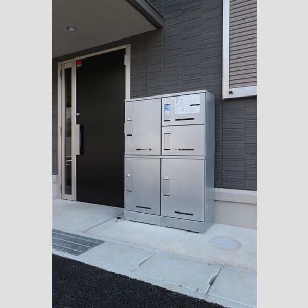 コリーヌ305号室 宅配ボックス