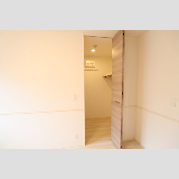 ファミリア.T101号室 ウォークインクローゼット