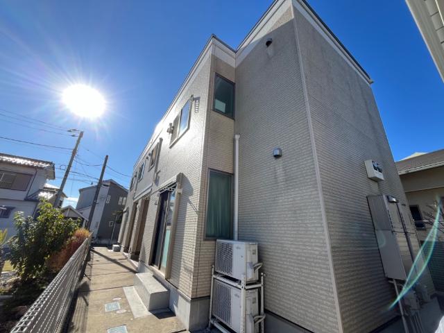 ル・トレーフル101号室 外観写真（昼）