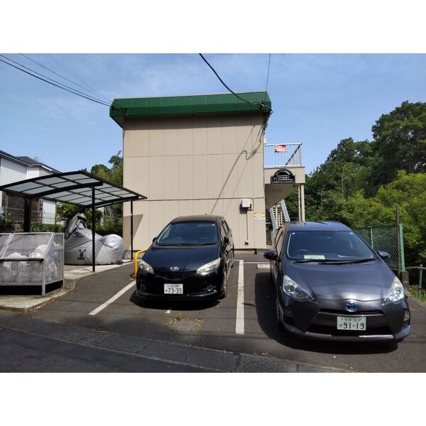 グリーンヒル西高根 駐車場