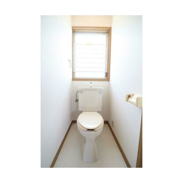 ビュー磯子101号室 トイレ