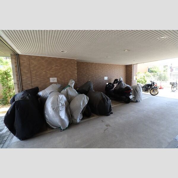 パストラル湘南403号室 バイク置き場