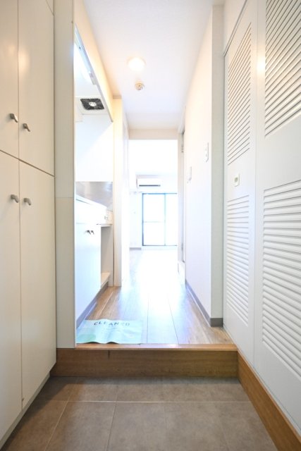 パーク・ノヴァ横浜・参番館 玄関